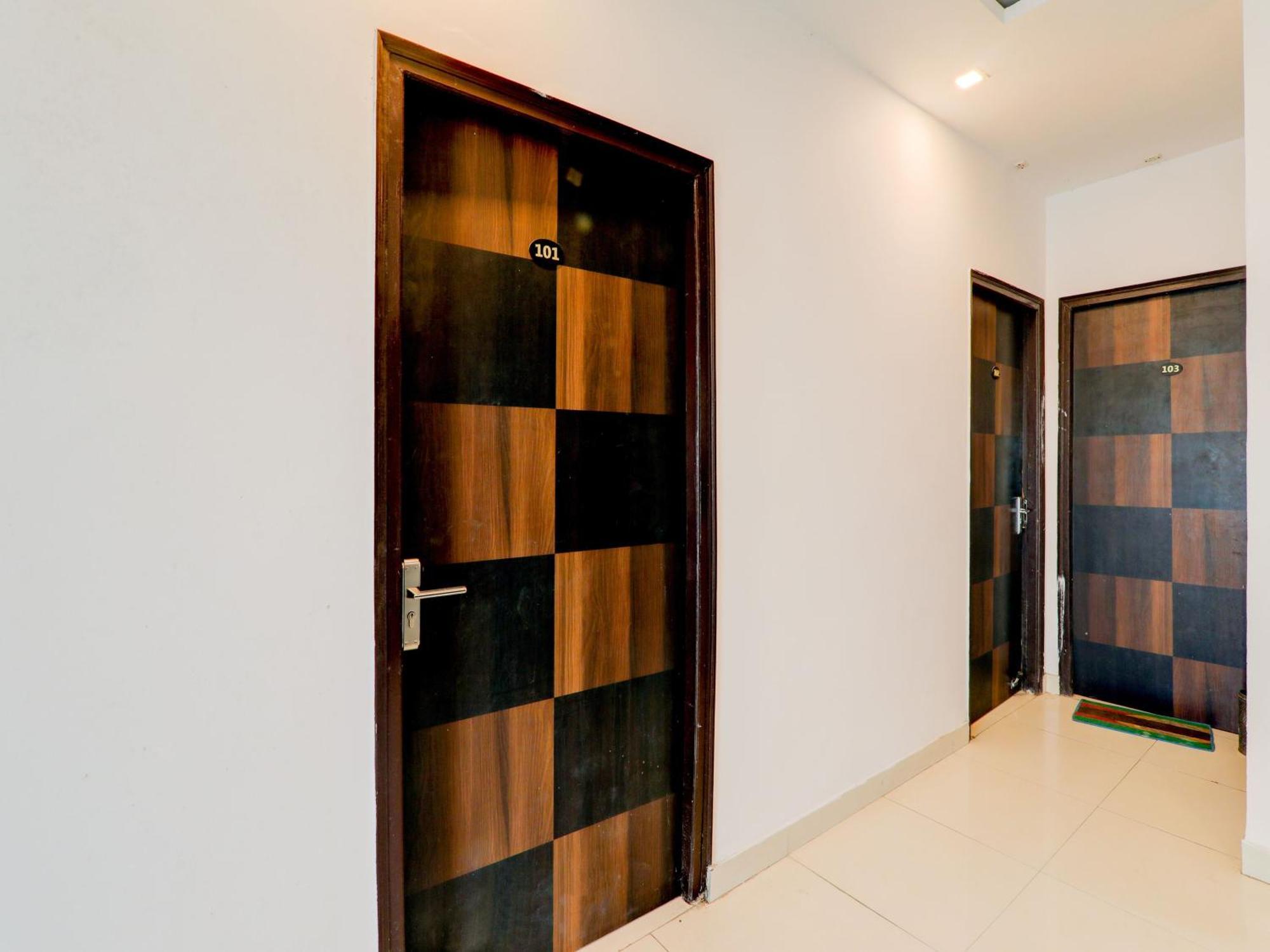 לקנאו Super Collection O Kiara Guest House מראה חיצוני תמונה
